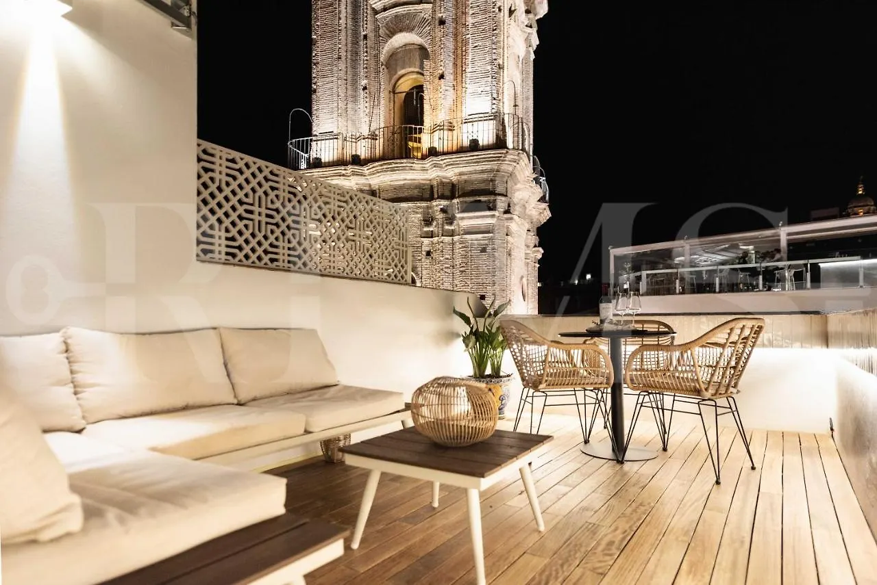 Duplex With Private Rooftop & View On San Juan Church By Rems Malaga