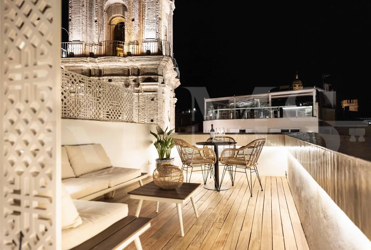 Duplex With Private Rooftop & View On San Juan Church By Rems Malaga